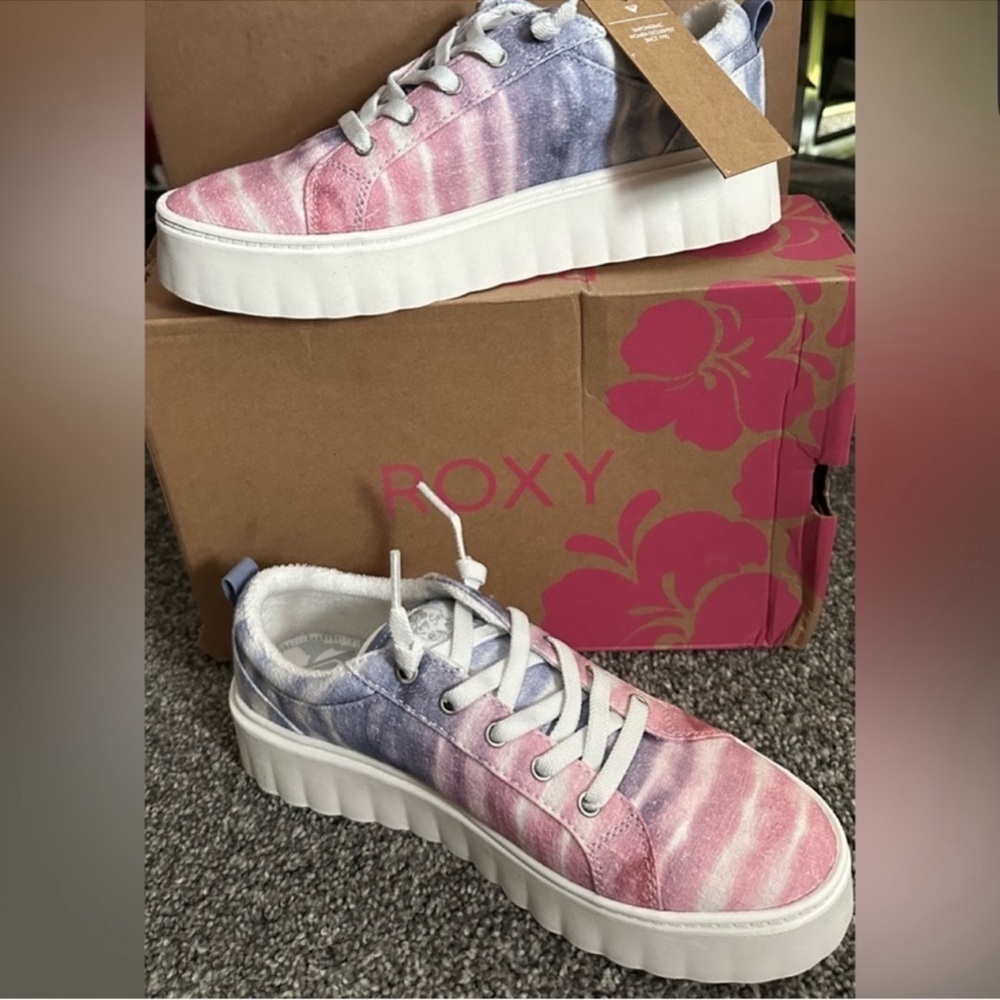 Nwt Roxy Pink and Blue Tie-Dye Sneakers. Size 7.5